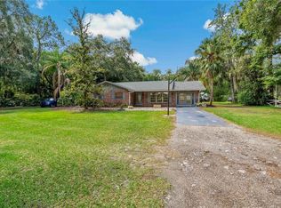 1701 W Knights Griffin Rd, Plant City, FL 33565