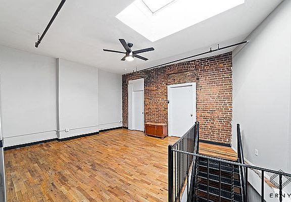 4th image of 1131 Myrtle Ave APT 201