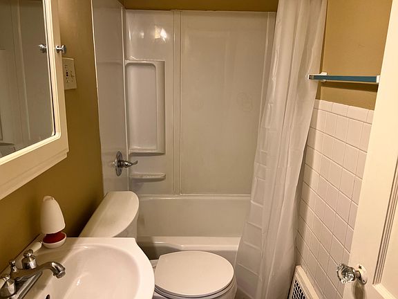 5th image of 120 E Pocahontas Ln