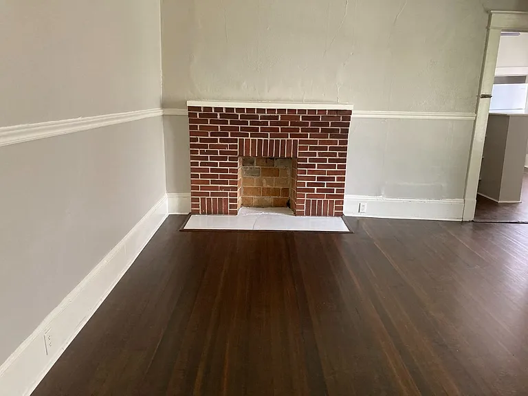 1116 E 2nd Ave SE — Photo 6