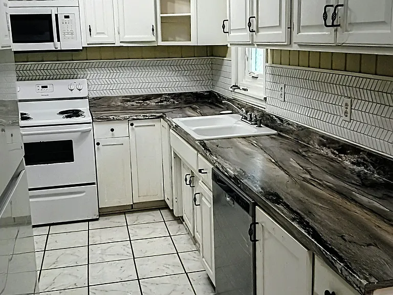 408 E Lafayette St — Photo 17