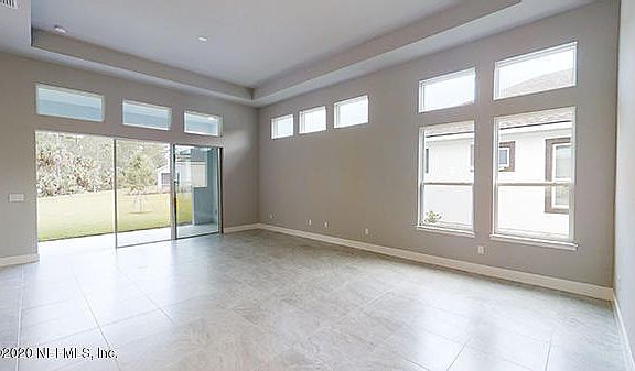 5th image of 810 Creekwood Dr