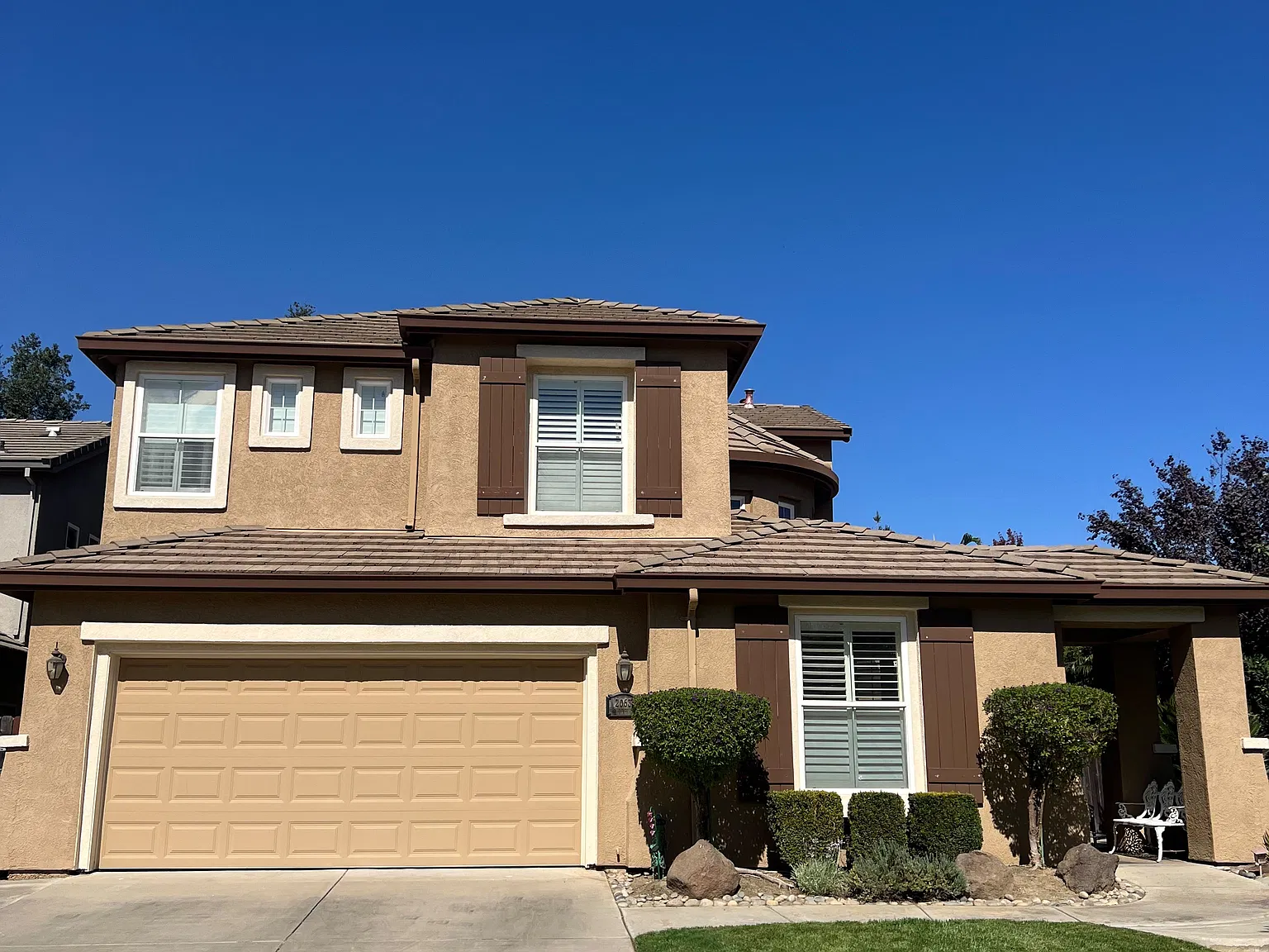 3 bed, 2600 sqft, $4,000 — Photo 2