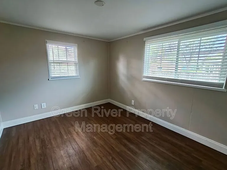 146 Phoenetia Dr — Photo 26