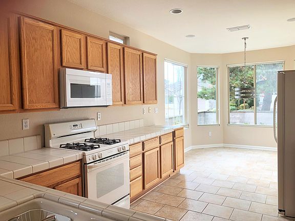 3rd image of 1043 Fairway Valley Ln
