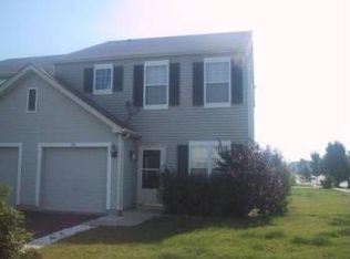 211 Williamsburg Ct, Romeoville, IL 60446