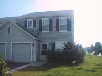 211 Williamsburg Ct photo 1