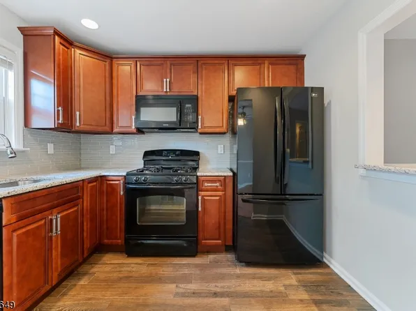 14 Cottage Ct, Berkeley Heights Twp., NJ 07922