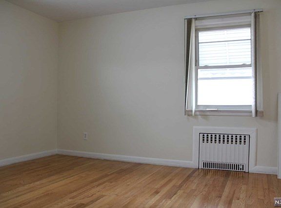 3rd image of 369 Coolidge Ave Floor 2