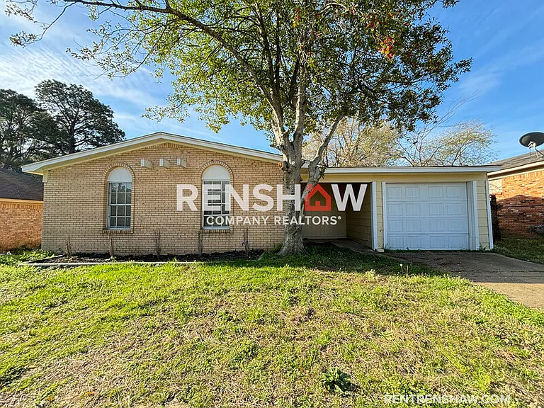 3479 Pine Ridge Ln — Photo 1