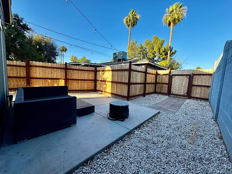 104 E Vista Del Cerro Dr #A — Photo 5