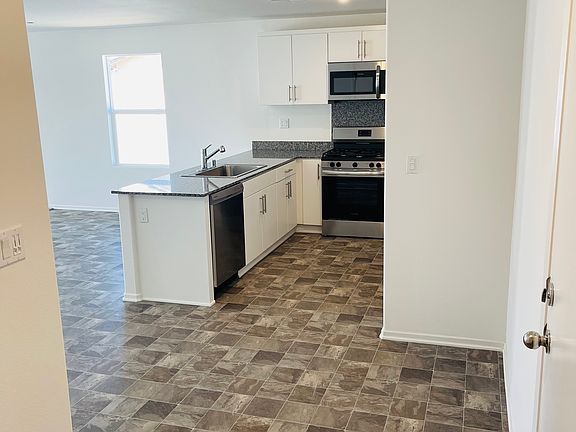 4th image of 5043 Belle Way
