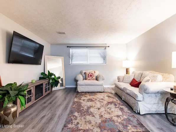 104 Algiers Ct APT 4, Louisville, KY 40218
