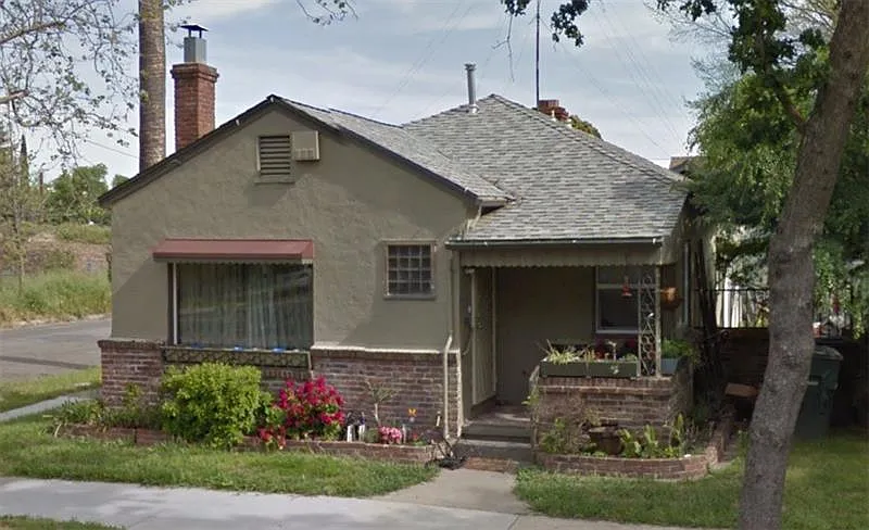 3301 V St photo 1