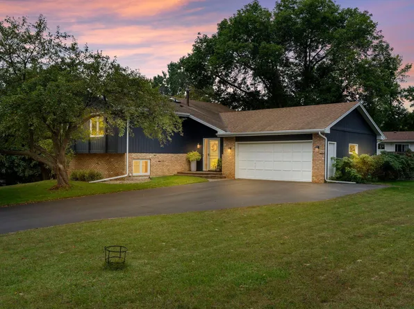 3945 Harbor Ln N, Plymouth, MN 55446