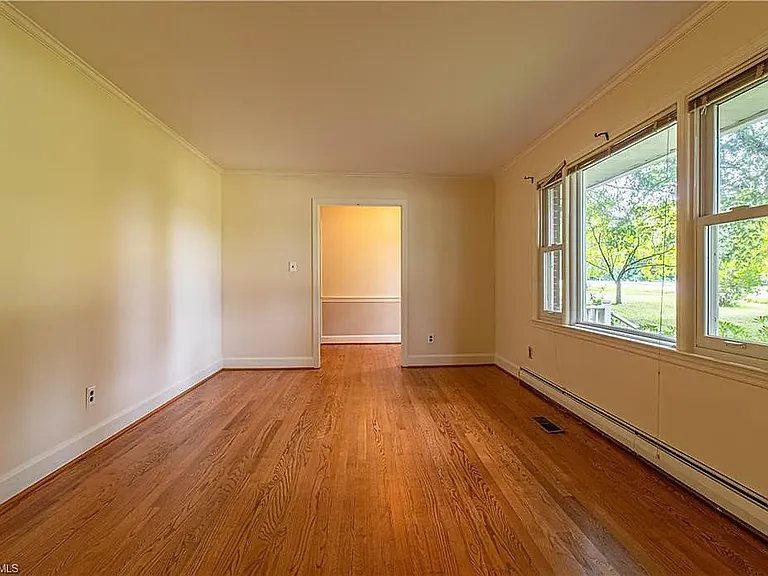 654 Meadowlark Dr — Photo 5