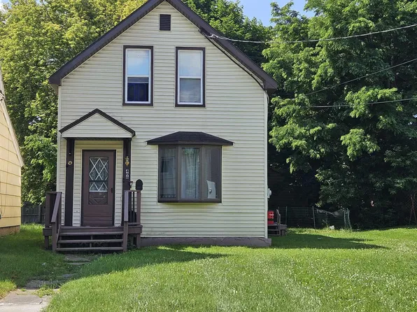 406 Cedar St, Sault Sainte Marie, MI 49783