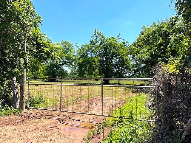 1st image of 2125 Peach Ridge Rd