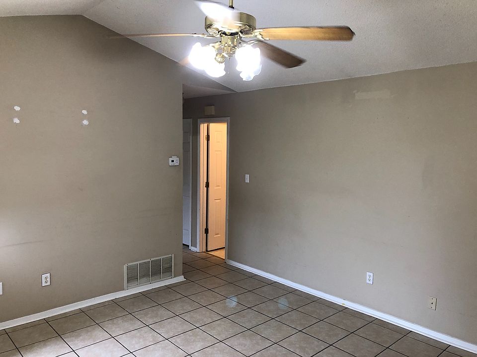 1st image of 118 Dogwood Dr