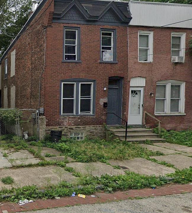 1st image of 748 E Gray St