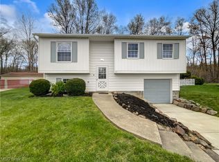 9147 Hickory Cir, Windham, OH 44288