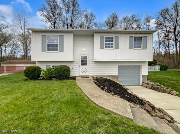 9147 Hickory Cir, Windham, OH 44288