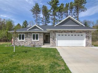 3354 Forest Glen Ct, Eau Claire, WI 54701