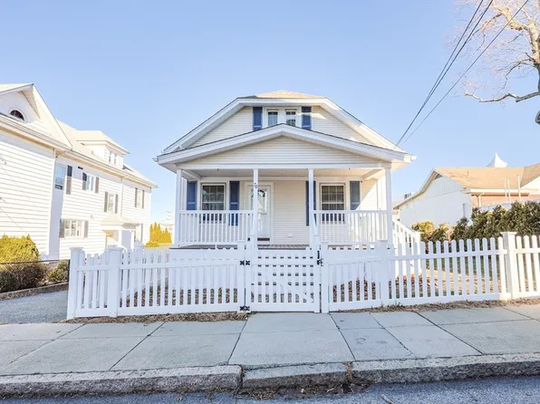 70 Chesworth St, Fall River, MA 02723