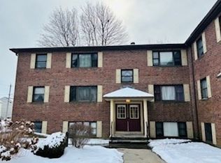 135 Vale St APT 1, Fall River, MA 02724
