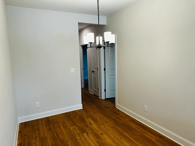 525 N Linwood Ave — Photo 12