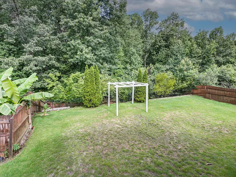 201 Hammock Dr — Photo 3