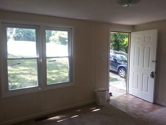 4th image of 5611 Ewing Ave