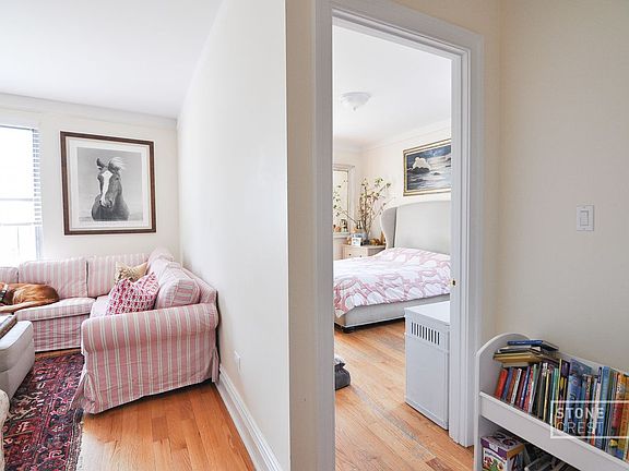 2nd image of 209 W 97th St APT 7E