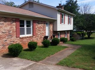 104 Hunters Trl, Greenville, SC 29615