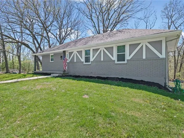 5977 SE 208th St, Holt, MO 64048