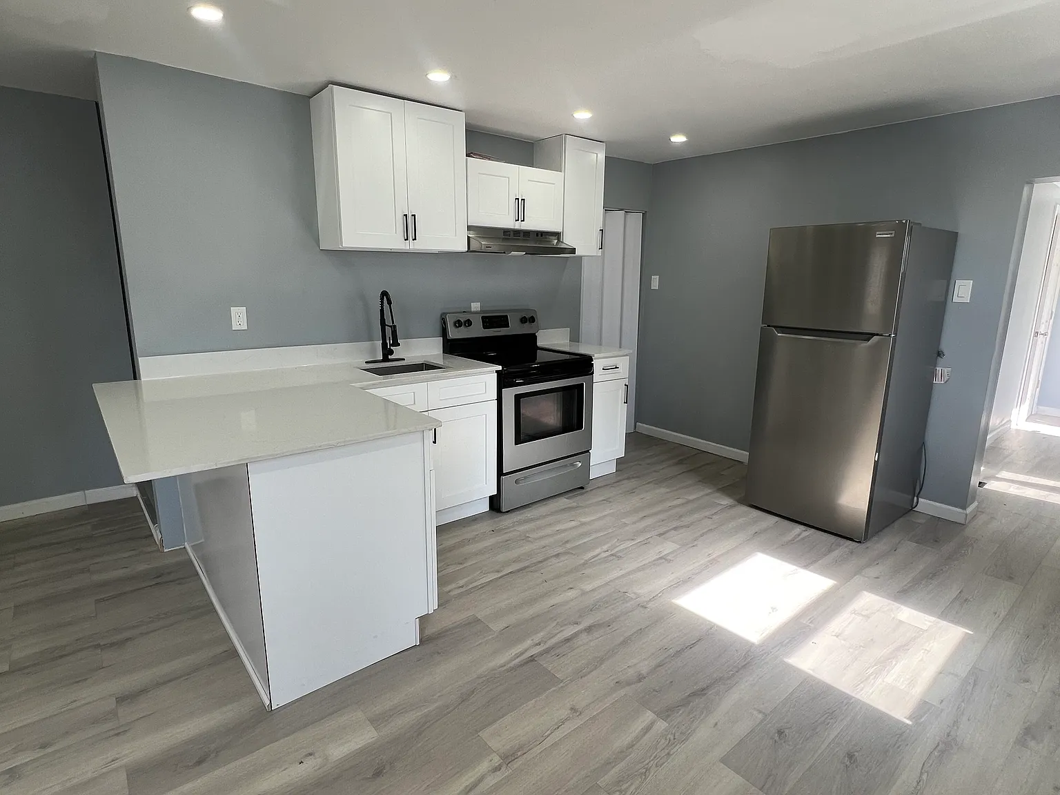4 bed, 1700 sqft, $1,700 — Photo 4