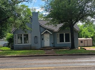 614 Crockett Rd, Palestine, TX 75801