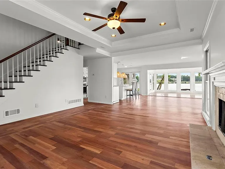 1695 Spinnaker Dr — Photo 7