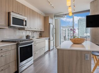 730 W Couch Pl #3B-2BA, Chicago, IL 60661