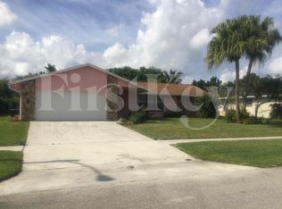 197 Martin Cir, Royal Palm Beach, FL 33411