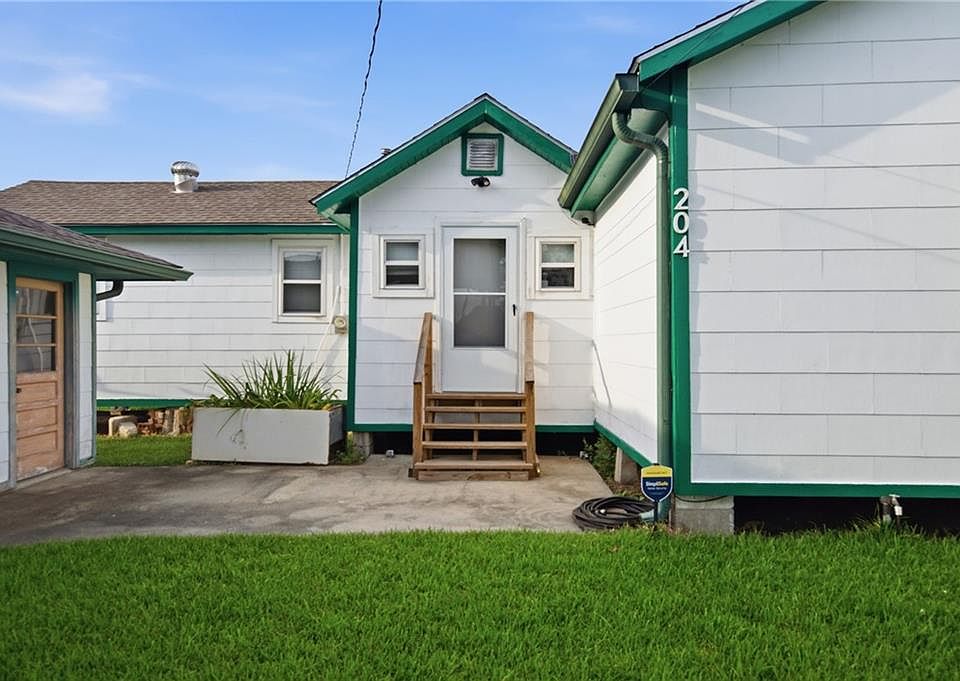 1st image of 204 Overseas Ave