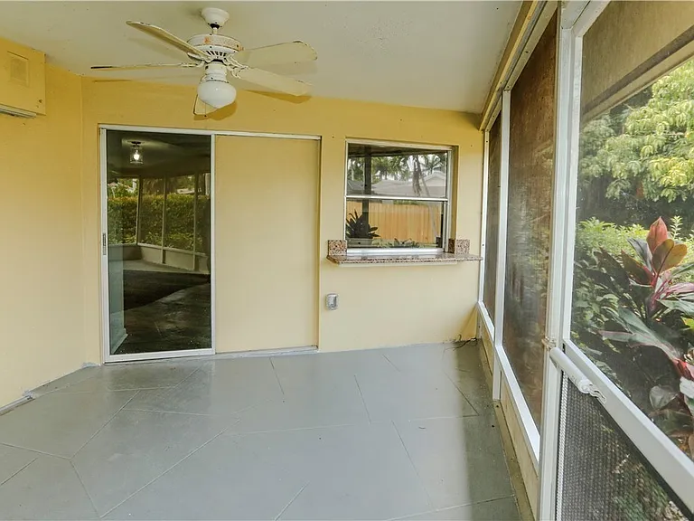 5654 Eichen Cir W — Photo 28