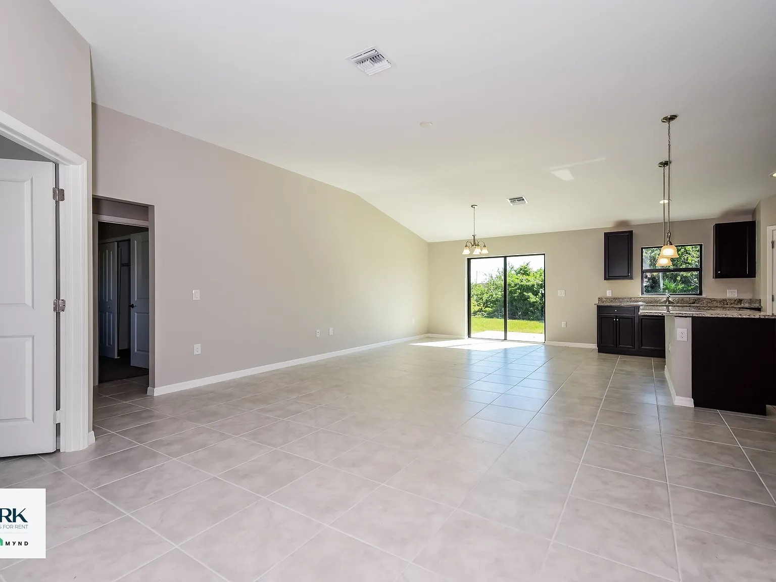 3 bed, 2.0 bath, 1670 sqft, $2,049 — Photo 2