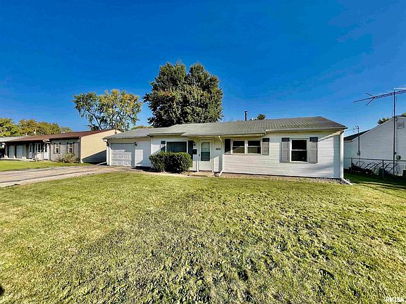 4th image of 1435 Arcadia Dr