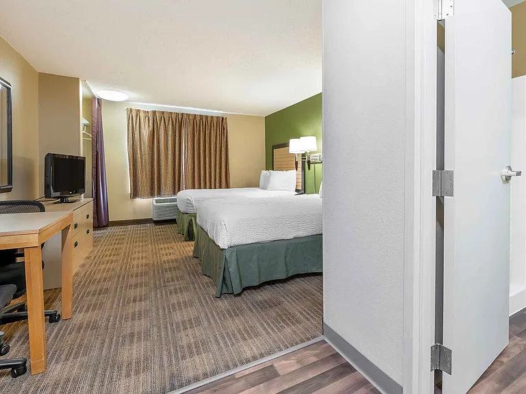Studio Suite - 2 Full Beds
