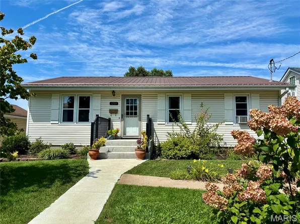 1233 W 7th St, Washington, MO 63090