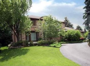 402 Timberline Dr, Rochester Hills, MI 48309