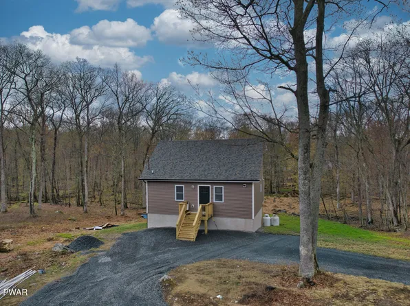 161 Ledgeway Dr, Dingmans Ferry, PA 18328