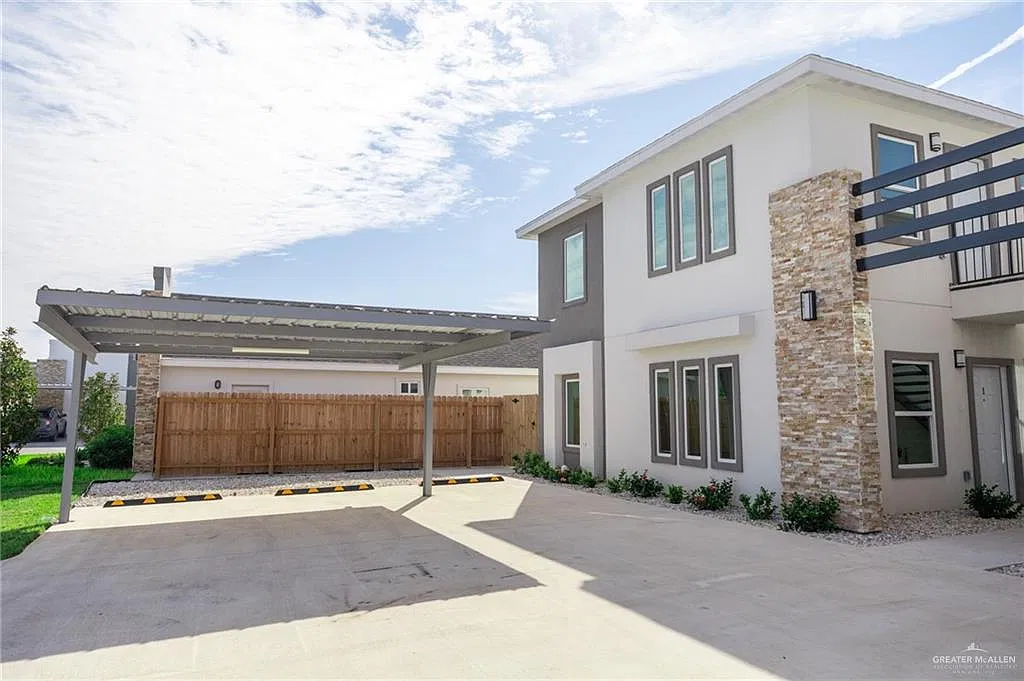 2 bed, 2.0 bath, 1000 sqft, $1,000 — Photo 4