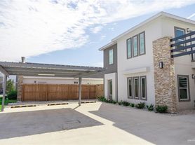 1106 Cooper Ln